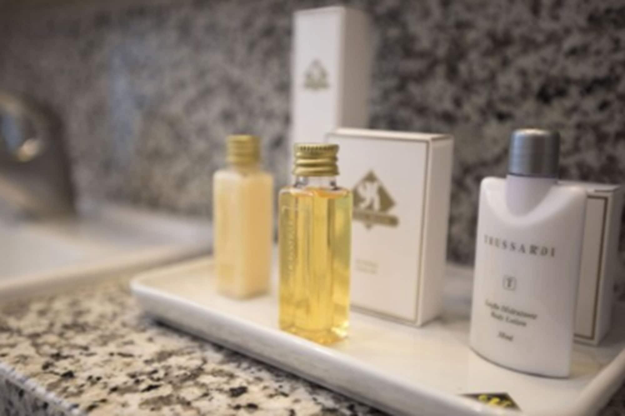 Royal Boutique Savassi Hotel Belo Horizonte Kültér fotó A selection of amenities by the company