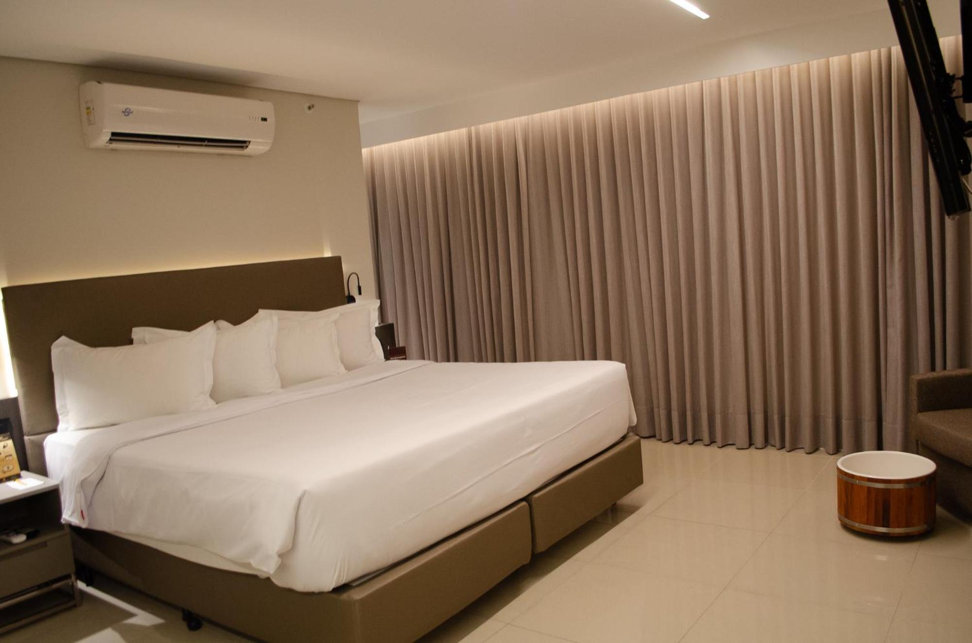 Royal Boutique Savassi Hotel Belo Horizonte Kültér fotó A bedroom at the hotel