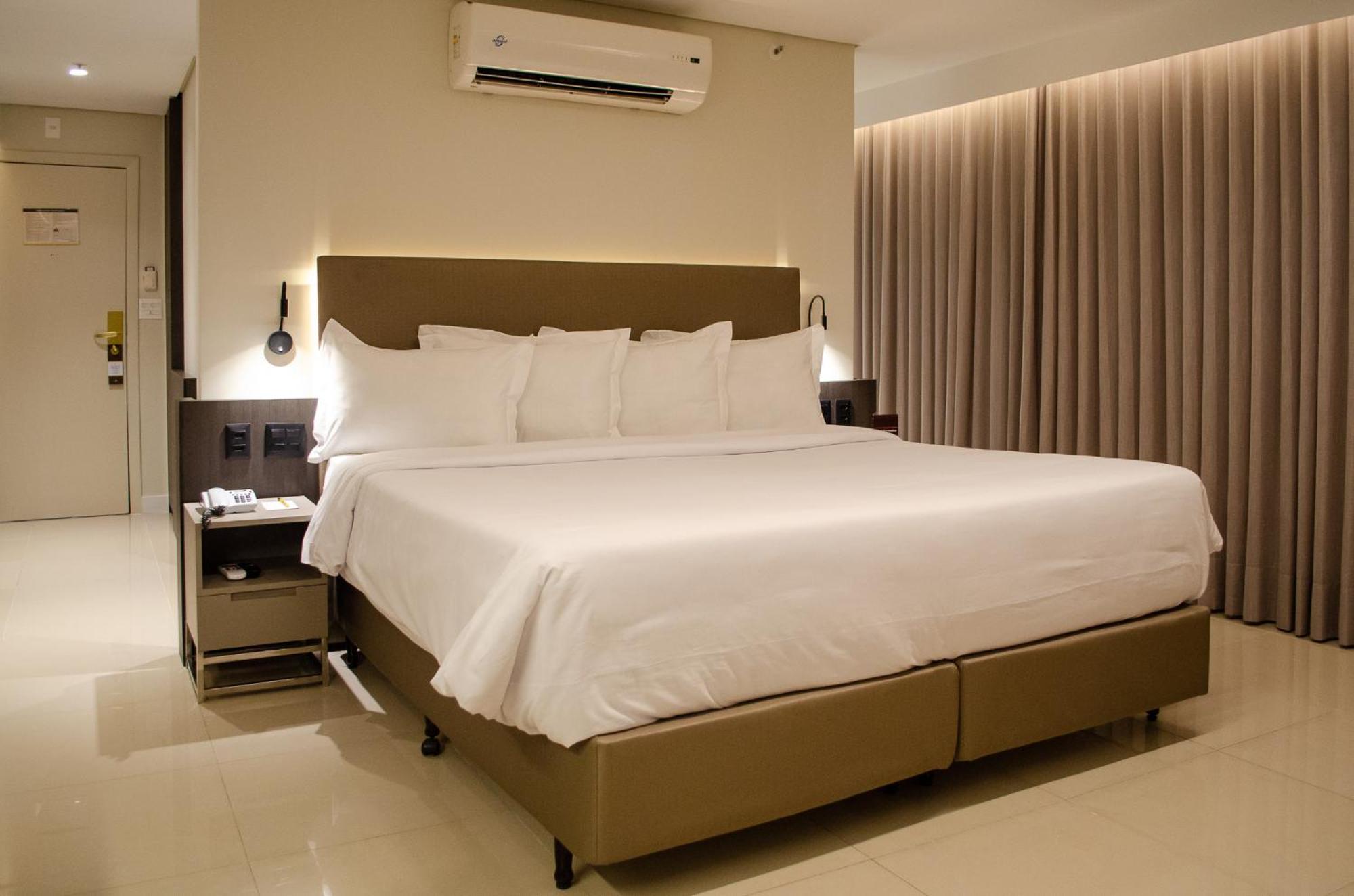 Royal Boutique Savassi Hotel Belo Horizonte Kültér fotó A bedroom at the hotel